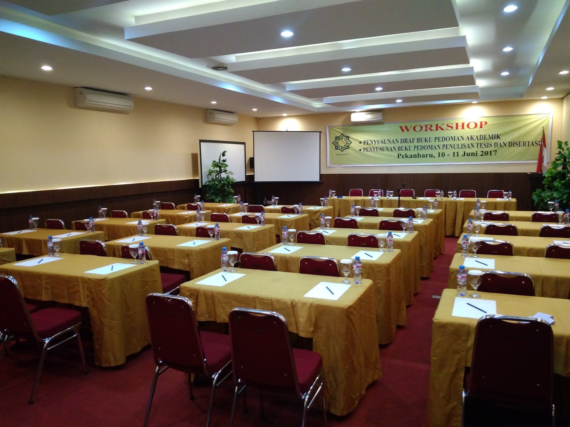 Hotel Parma Paus 2*