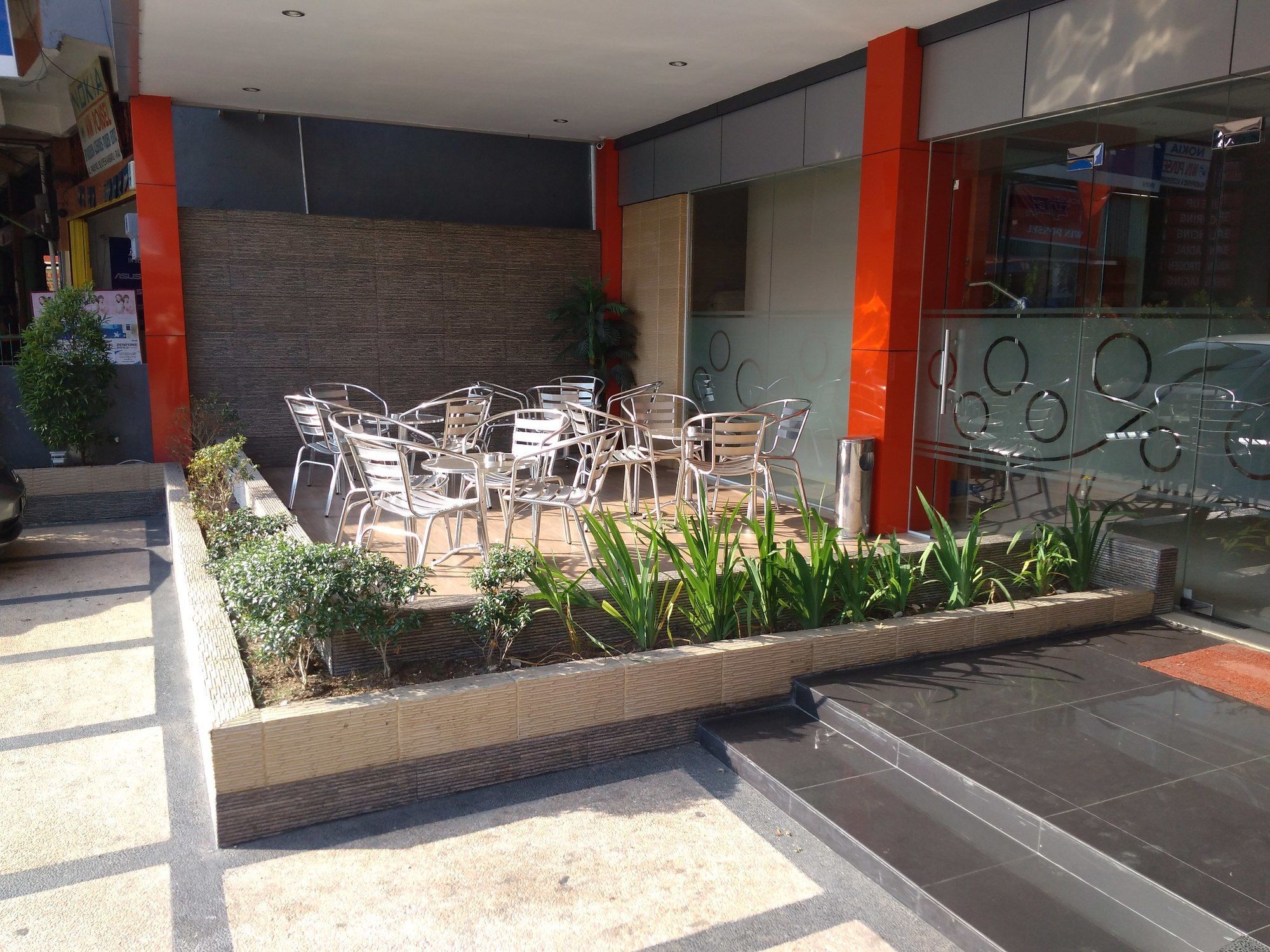 Hotel Parma Paus